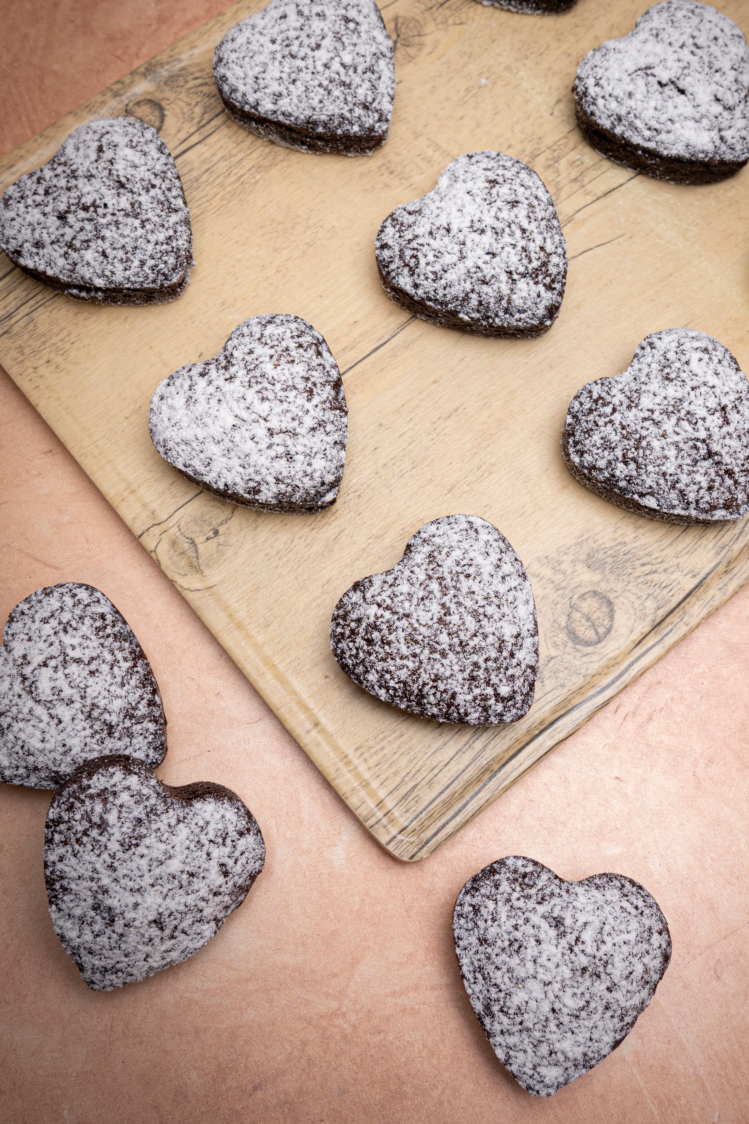 Heart Walnut Brownie Tin